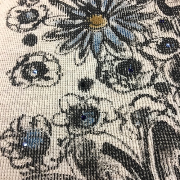 Bold floral print on Henley fabric w/ bling detail - Picture 3 of 3